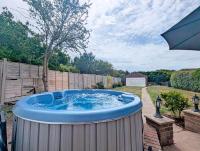 Creek House with Hot Tub - Coming Soon - B&B South Hayling