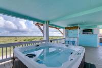 Walk to Beach Home with Hot Tub and Deck in Gilchrist - Ferienwohnung Gilchrist