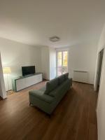 Grazioso appartamento Peschiera Borromeo a 10 minuti in auto da Milano, aeroporto Linate e ospedale Cardiologico e di San Donato - B&B Peschiera Borromeo