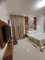 Kayla Golden Muse - B&B Lagos