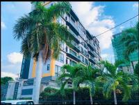 2BR Condo with Rooftop Pool - G28 - B&B Kingston