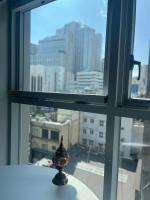 Explore Seoul on Foot III Market to Palace III Heart of the City III One- and-a-Half-Bedroom Apartment with Sliding Door - Chambres d'hôtes Séoul