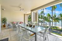 Dreamscape Haven - Your Palm Cove Poolside Paradise - B&B Palm Cove