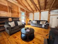 Cozy House 10 Min To Lake George - Chambres d'hôtes Hudson Falls