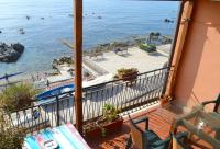 Teocle Beach rooms - B&B Giardini-Naxos