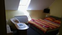 Doppel- oder Zweibettzimmer