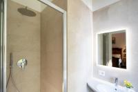 Duomo 7 min - Historic Luxury 3 Bedrooms Apt with Parking - Chambres d’hôtes Milan