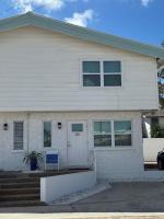 Beachside Escape for 6 with Pool & Direct Sand Access - Aloha Kai #49 - Bed and Breakfast Siesta Key