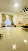 Serenity Home Residensi Adelia 2 near Bangi Wonderland - B&B