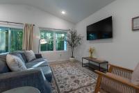 Cozy Modern 3BR Retreat - B&B Ocala