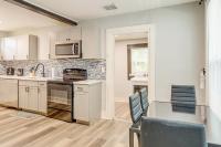 Less Than 1 Mi to EverBank Stadium Retreat with Yard! - B&B Jacksonville