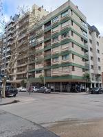 Hermoso Departamento con Balcón a 3 cuadras del Mar - La Perla - B&B Mar del Plata
