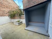 The LFC Red House - Spacious House With 5 Bedrooms, 2 Bathrooms, Street Parking And 1 Minute From The Stadium - Chambres d'hôtes Liverpool
