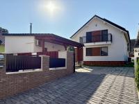 Little park house with car charger - B&B Stupava