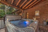 New 6BR Spa-Firepit-Pool Table-Arcade-Mini Golf - B&B Broken Bow