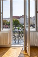 Central n' Sweet 4BEDROOM Suite w' Balcony - B&B Budapest