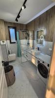 Apartment mit 2 Schlafzimmern und Terrasse