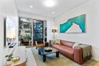 Stunning Helia Sanctuary - West End with parking - B&B Brisbane