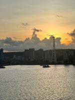 Em Apartment - Ocean and Lighthouse View, Sapphire Residence S2 - Bed and Breakfast Hạ Long