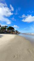 Apto na Praia dos Milionários - 2 quartos com Ar - 1 suíte - Cozinha completa - Bem equipado e funcional - Em Condomínio com Piscina, Academia e Parquinho - Ideal para Turismo e Trabalho - B&B Ilhéus