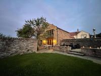 Alma House - Coastal Haven Seahouses Retreat - Chambres d'hôtes North Sunderland