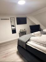 Queen Room with Shared Bathroom