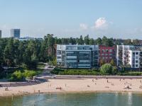 1-Bedroom Beachfront Apartment with Balcony, Sauna and Parking in Helsinki Aurinkolahti - Chambres d'hôtes Helsinki