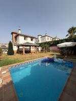 Family chalet villa Otura - B&B Otura