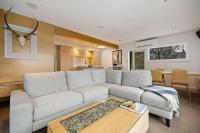 Ballarat Bach Views - Town Center Free Parking - B&B Queenstown