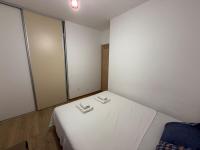 Spacious 2 bedroom Apartment near Marina by Solea Homes - B&B Teodo
