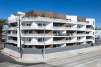 Silver Lake 1 Bedroom Condo Suite with Balcony and Parking - B&B Los Angeles