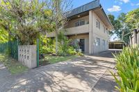 Cosy Stay near Cairns Esplanade - B&B Cairns North