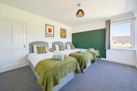 Walk to Hydro and SEC Modern 3BR Free Parking - Ferienwohnung Glasgow