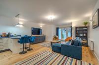 Spacious Modern 2-bed Parking & Wi-Fi & 65"OLED - Bed and Breakfast Bristol