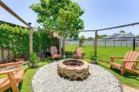 Disney Getaway with Private Hot Tub 14 Mi to Parks - Chambres d’hôtes Kissimmee
