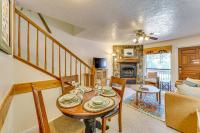 Bike, Hike & Ski: Creek-View Condo in Red River! - Ferienwohnung Red River