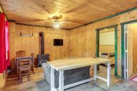 10 Mi to Gore Mountain! Pet-Friendly Cabin - B&B Johnsburg