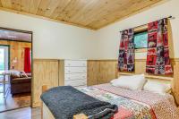 10 Mi to Gore Mountain! Pet-Friendly Cabin - B&B Johnsburg