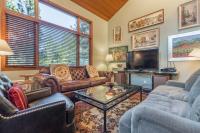 Townhouse Art Gallery in Mammoth's Best Location - Chambres d'hôtes Mammoth Lakes