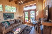 1 Mile to Downtown West Jefferson Camping Cabin #2 - B&B West Jefferson