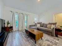 Full 3 BR 2 BA Home in Ocala Close to Key Sights - B&B Ocala