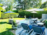 Walkable Designer Home in East Hampton Village! - Chambres d’hôtes East Hampton