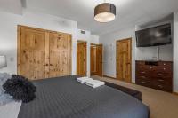 3 Bedroom Condo by Canadian Rockies Vacation Rentals - B&B Canmore