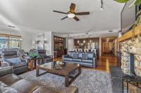 3 Bedroom Condo by Canadian Rockies Vacation Rentals - Bed and Breakfast Canmore