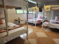 Camera Familiare con Bagno in Comune