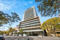 Ultima Escapes - Adelaide CBD 2BR Penthouse Apartment with Free Parking & Skyline Views - B&B Adelaide