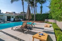 Modern Pool house with hot tub and relaxing backyard - B&B Long Beach