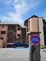 Chambre d'hôte chez Thibault à proximité des pistes 200 M départ depuis le Fournet et nombreux itinéraires de randonnées au pied de l'immeuble - B&B Vars