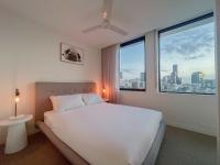 Spacious 2bed 2bath Apartment with City Views - B&B Brisbane