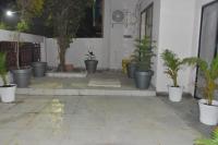 Satyabhama Homestay - Tulip - Two BHK luxury apartment - B&B Indore